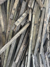 Load image into Gallery viewer, Stunning Rare Quarter Sawn Reclaimed American Solid Red Oak Wood Strip Flooring