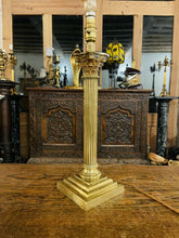 Load image into Gallery viewer, Antique 19th C English Brass Corinthian Table Lamp, Rewired
