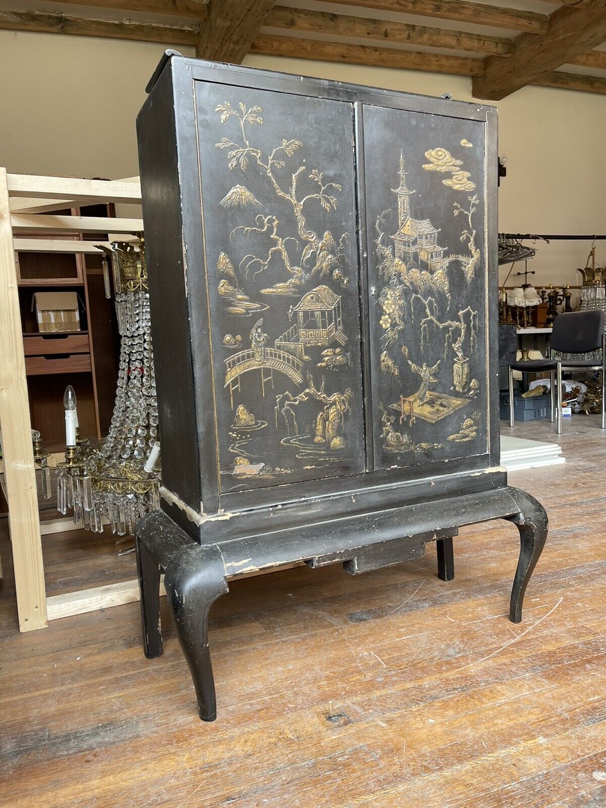 Black chinoiserie online cabinet